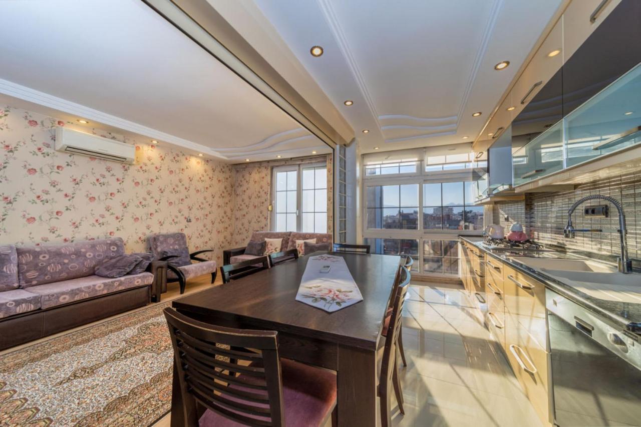 Lovely Flat With Sea View Near Beach In Muratpasa Antalya Kültér fotó